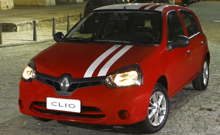 A Renault apresentou o novo Clio, modelo reestilizado, mas que continua com desenho um pouco antiquado em relação ao carro vendido na Europa.

Por aqui, em...