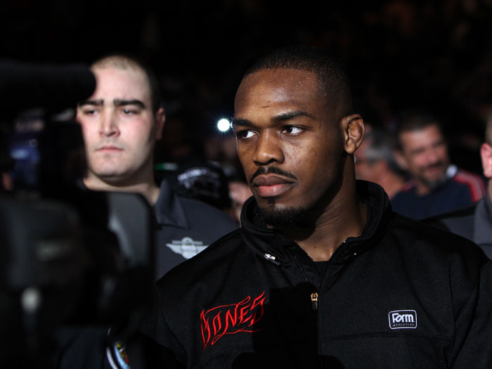Confiante, Jon Jones promete passar f&aacute;cil por Chael Sonnen: &ldquo;Ele ...