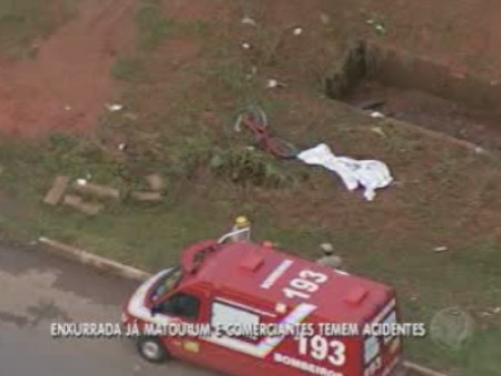Ap&oacute;s morte de uma pessoa em enxurrada, comerciantes temem ...