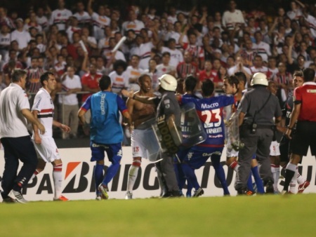 Conmebol notifica S&atilde;o Paulo e amea&ccedil;a interditar Morumbi - Futebol ...