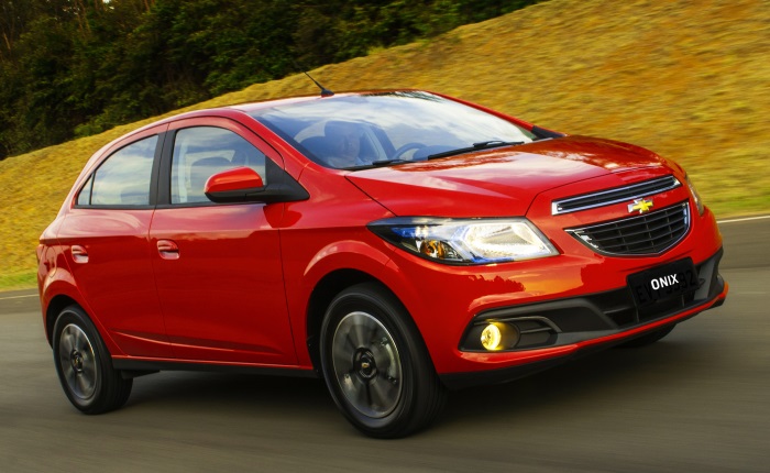 Com preço próximo, o Chevrolet Onix é um dos carros que se beneficiam dos ex-futuros donos do HB20 (Divulgação) Onix