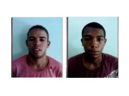 Gildean Santos Mota, de 21 anos, e Samuel Pires de Jesus, de 18, foram presos em flagrante. Com eles, dois menores também foram apreendidos.