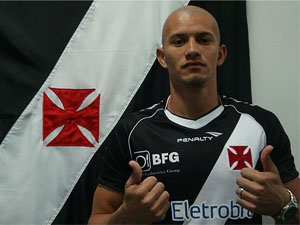 Nei confirma acerto com Vasco e promete títulos ao torcedor
