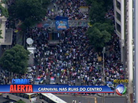 Concentra&ccedil;&atilde;o do bloco Bola Preta causa reten&ccedil;&atilde;o na avenida ...