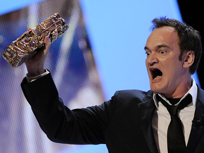 Quentin Tarantino recebendo prêmio Cesar