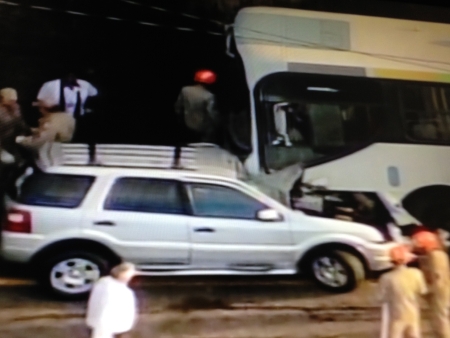 Avenida Niemeyer &eacute; liberada ap&oacute;s acidente entre &ocirc;nibus e carro de ...