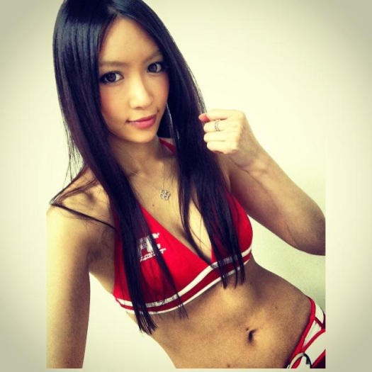 Conhe&ccedil;a a Azusa Nishigaki, a ring girl japonesa que promete ...
