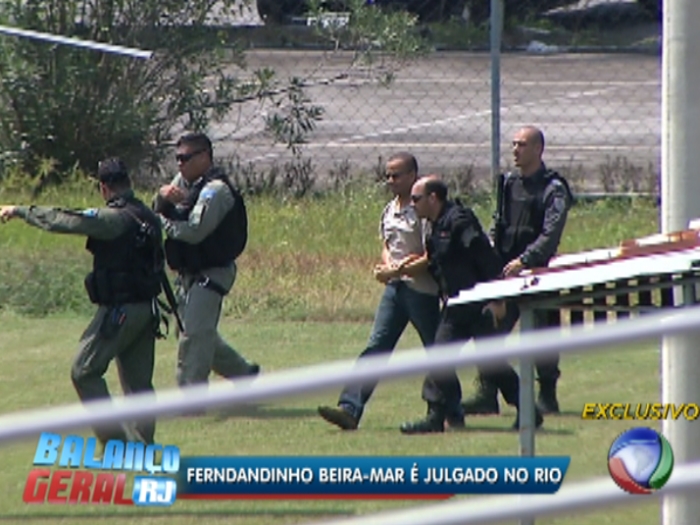 Fernandinho Beira- Mar chega ao Tribunal de Justi&ccedil;a de helic&oacute;ptero ...