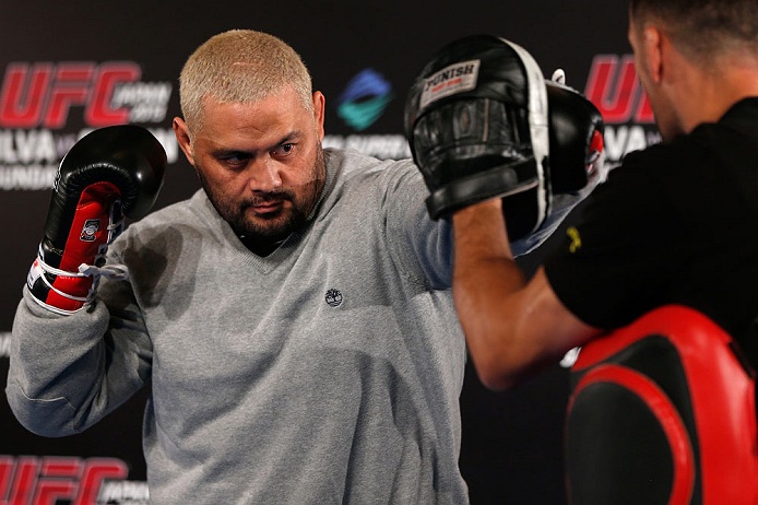 Mark Hunt consegue visto e luta com Cigano est&aacute; salva - Mais ...