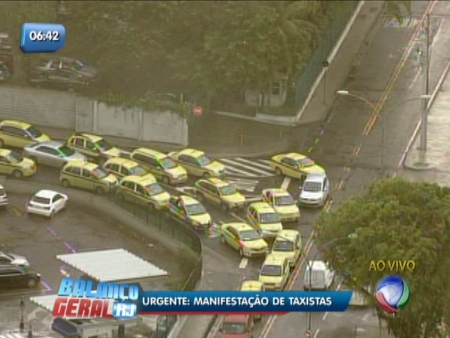Taxistas fazem manifesta&ccedil;&atilde;o no centro do Rio - Rio de Janeiro - R7