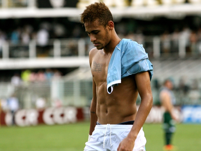 Assessor de Neymar negou que craque esteja desgastado por compromissos de f...