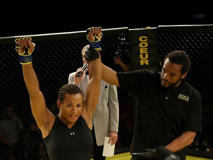 Lutadora transexual consegue libera&ccedil;&atilde;o para competir em MMA ...