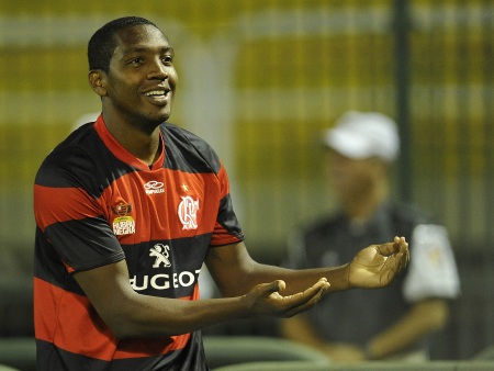 Flamengo vence cl&aacute;ssico e impede lideran&ccedil;a do Fluminense ...