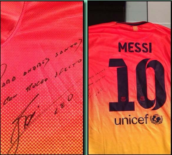 Andr&eacute; Santos realiza sonho e ganha camisa de Messi autografada ...