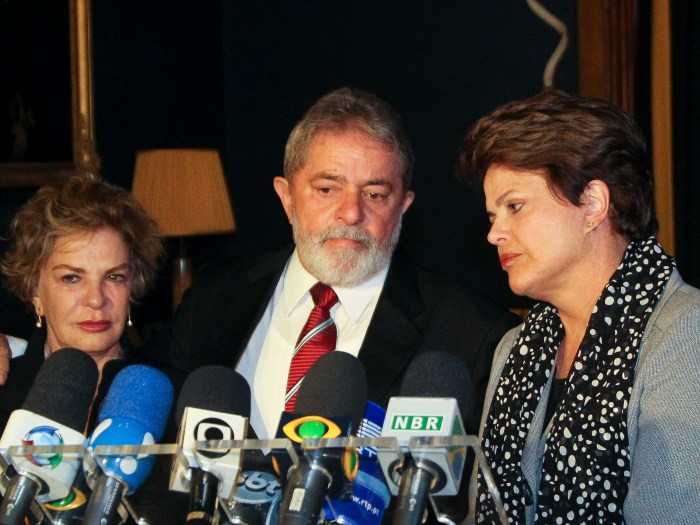 * Lula chora ao comentar a morte de José Alencar.