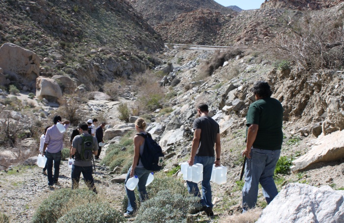 água no deserto- border angels