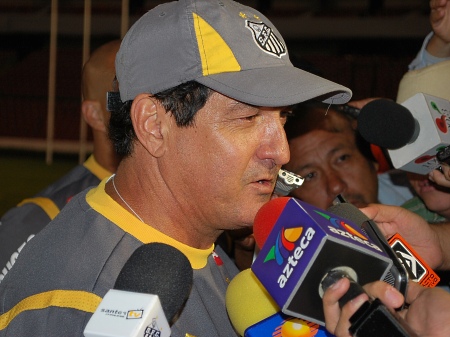 Muricy Ramalho se irrita com perguntas e diz que Santos n&atilde;o ...