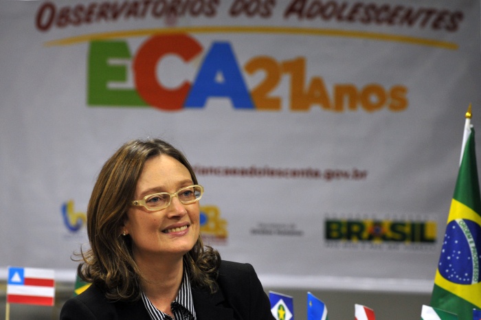Nas comemorações dos 21 anos do ECA, Maria do Rosário participou de bate-papo com adolescentes (Agência Brasil) maria_rosario