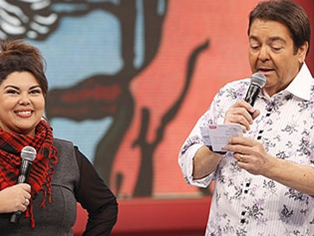 Faust&atilde;o se irrita ao vivo em seu Doming&atilde;o - Famosos e TV - R7