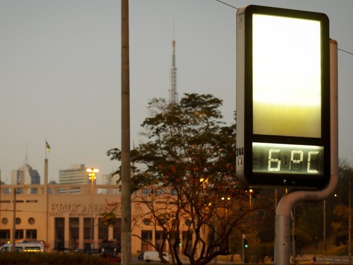 O início da manhã desta quinta-feira, na capital paulista, foi de tempo frio, com temperaturas inferiores a 10ºC. Durante a madrugada, as rajadas de vento ...