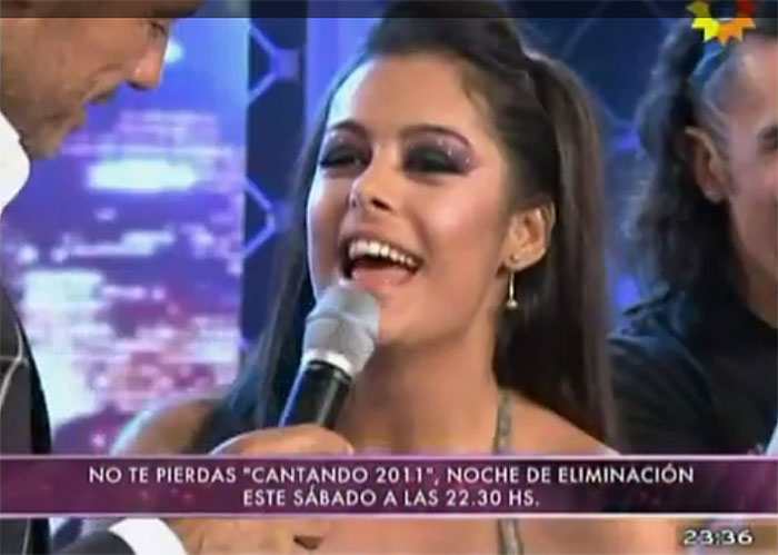 Depois da atenção que chamou na Copa do Mundo de 2010, com os celulares entre os seios, Larissa Riquelme até chegou a ser chamada de "gordinha"