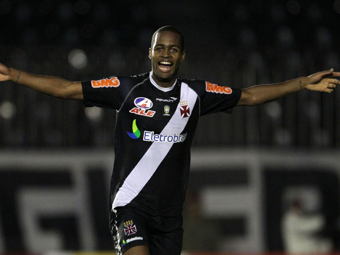 Já o Vasco não poderá contar com o zagueiro Dedé para o jogo contra o Ceará e América-MG. Para a 22ª rodada, no meio da semana, a CBF prepara um esforço de...