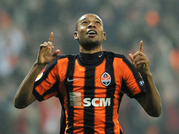 Fernandinho, do Shakhtar Donetsk, é mais um jogador que se beneficiou da campanha ruim da seleção na Copa América e espera se firmar no time nacional. Leia...