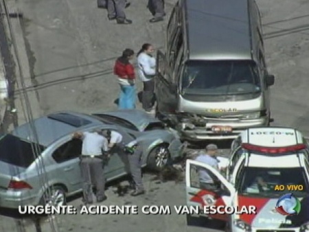 http://i2.r7.com/acidente-van-escolar-hg-20110901.jpg