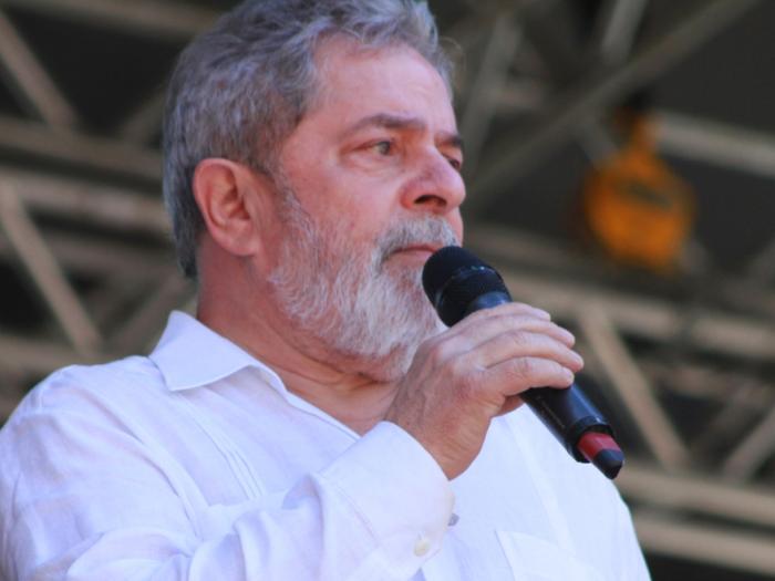 Visivelmente emocionado, Lula agradeceu a presença de todos e foi uma espécie de mestre de cerimônias "de luxo", nas festividades do Itaquerão nos 101 anos...