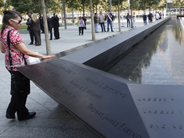 A abertura do monumento acontece um dia depois dos ataques às torres do World Trade Center completarem dez anos