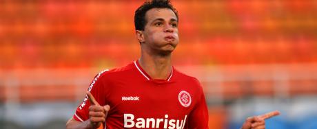 Leandro Damião é esperança de gols em seleção que sofre para marcar