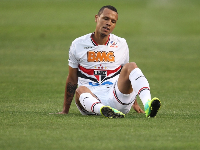 Luis Fabiano é o responsável pelo recorde de público do Campeonato Brasileiro. O jogador, que também foi cobiçado pelo Corinthians, acertou seu retorno ao ...