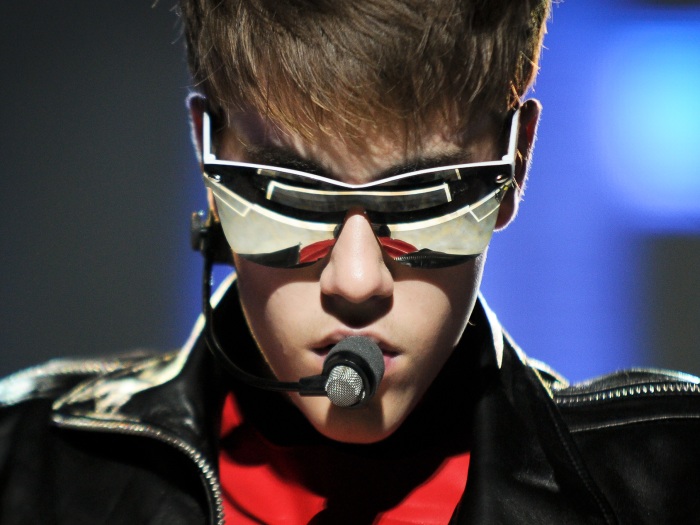 Justin Bieber dá um show de animação em sua apresentação