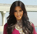 Kim Kardashian se aventura em passeio de camelo em Dubai