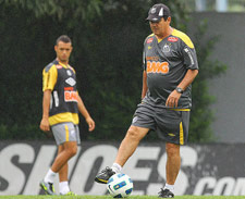 Muricy sai do hospital, mas fica sem comando do Santos contra o Fla