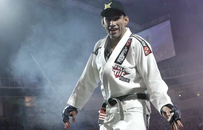 Combate - Ex-campeão dos pesos-pesados, Fabricio Werdum retorna