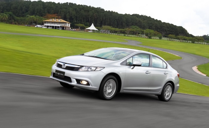 Test-drive: novo Civic quer acabar com a mar&eacute; de azar da Honda ...