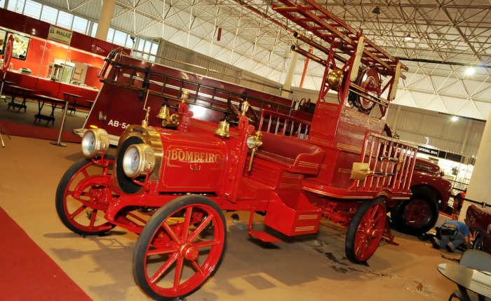 Carro para o Corpo de Bombeiros fabricado em 1903. Saiba mais sobre o Salão Internacional de Veículos Antigos