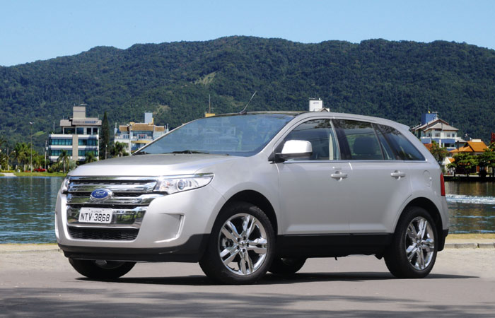 Além da versão mais barata, o Ford Edge passa a ser vendido na configuração Limited 4x2 (R$ 133 mil) e 4x4 (R$ 138 mil) (Divulgação) ford-edge-1-g-20111206