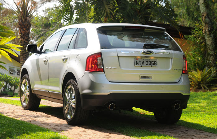 ford-edge-3-g-20111206