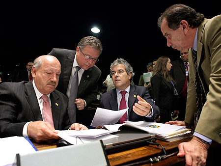 senadores-código-florestal