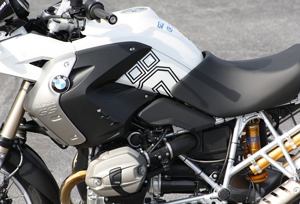 O sistema eletrônico de ajuste das suspensões da BMW R1200GS já é bom, mas pode se tornar melhor se você estiver disposto a desembolsar alguns milhares de ...