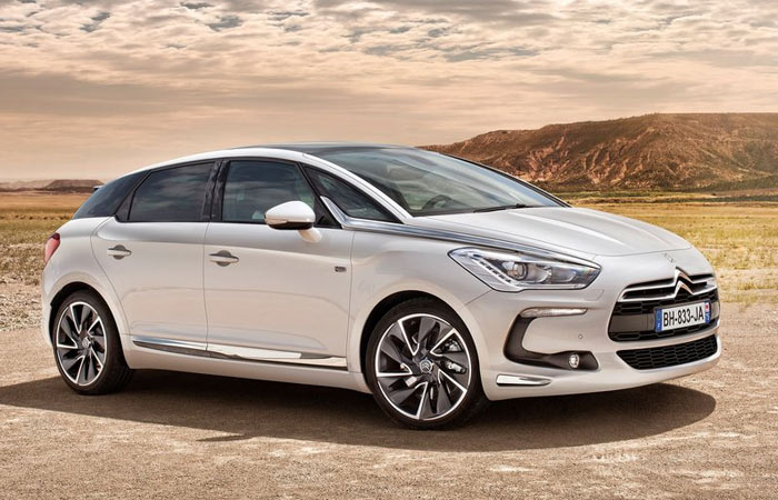 O DS5 é o primeiro Citroën com o sistema Hybrid4, que alia um motor a diesel e outro elétrico (Divulgação) citroen-DS5-g-20111213
