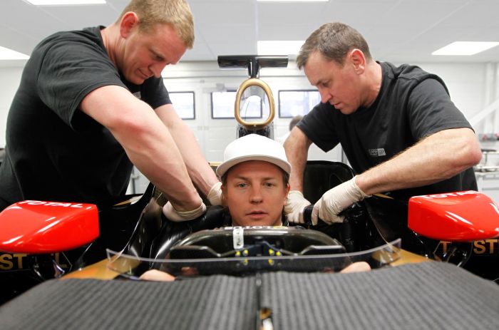 Raikkonen faz primeiro teste no carro da Lotus - Automobilismo - R7