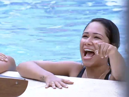 Jakeline na piscina