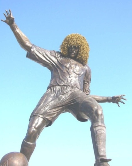 Ex-meio-campista Valderrama vira est&aacute;tua na Col&ocirc;mbia - Futebol - R7