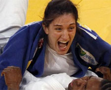 Alexander Klein/AFP Brasileira Mayra Aguiar é número 1 do mundo no judô na categoria 78 kg