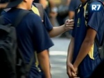 Diretor de escola cria banheiro para gays
