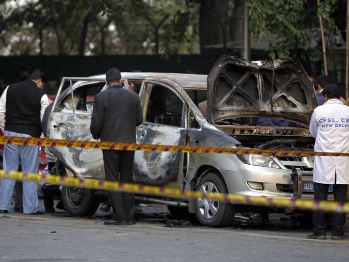 Índia: carro-bomba
