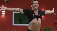 Yuri, pega a franga de volta! Essa mesmo, a que você acabou de soltar